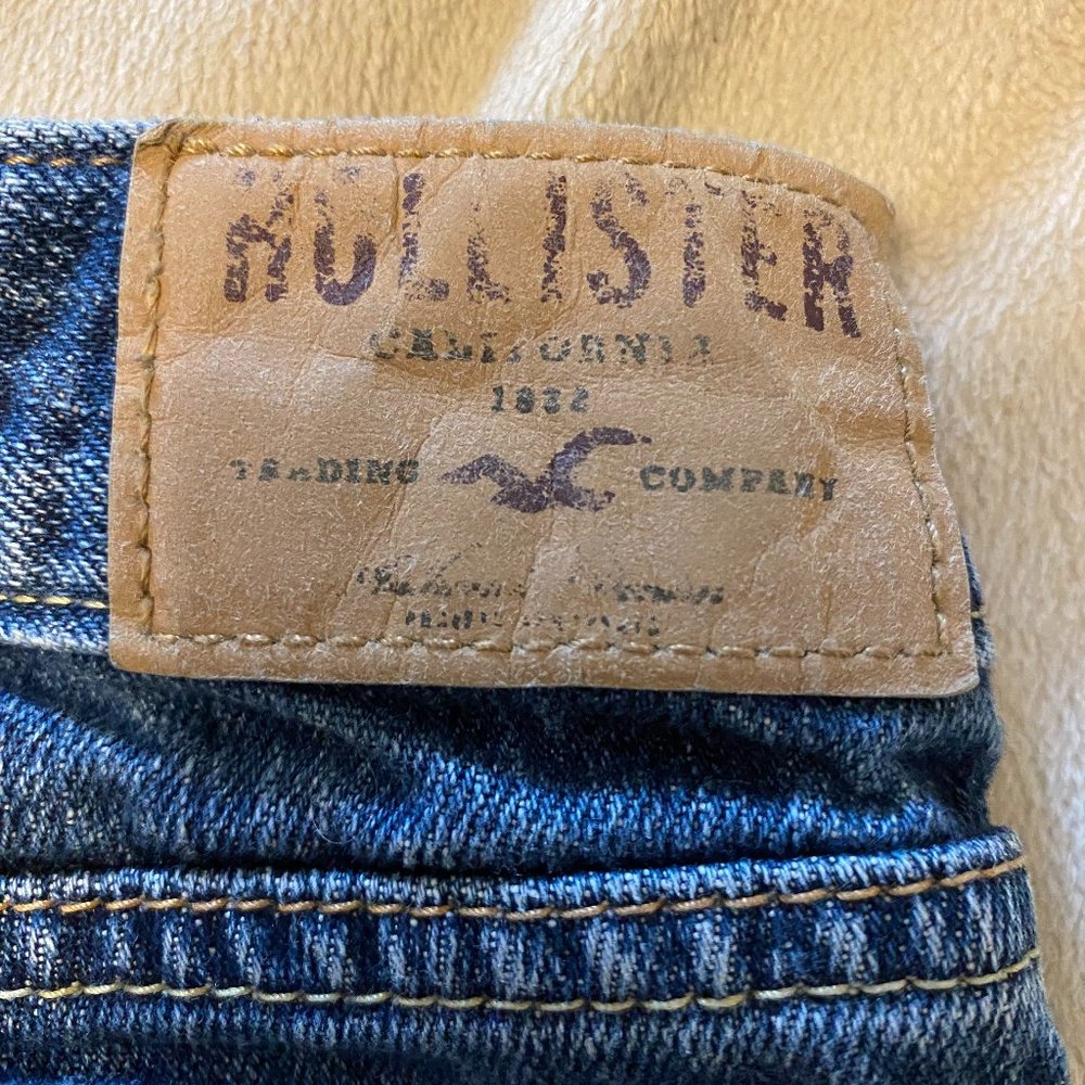 Holister Distressed Straight-leg Blue Jeans - Picture 10 of 10